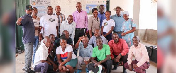 Ward Environment COmmittee Members from Ward 5 - Sinakoma pause for a photo after the successful elections © M.Katsi, Cirad