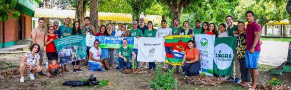 « Mutirão » du groupe Refloramaz à l’Université Fédérale du Pará, Belém, durant la COP 30 ©  Guilherme Firmino