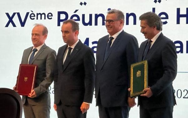 De Droite à gauche : M. Abdelaziz El Hraiki, Directeur général de l’IAV Hassan II, M. Aziz Akhannouch, Chef du gouvernement marocain, M. Sébastien Lecornu, Premier ministre français, et M. Jean-Paul Laclau, Directeur général délégué à la recherche et à la stratégie du CIRAD. © Bertrand Wybrecht