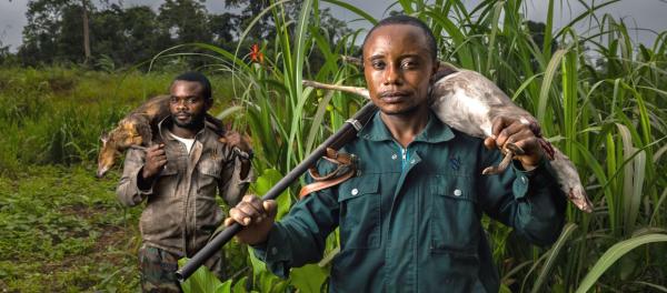 Brenteh Ngogne and Davy Lindzondzo are hunters © Brent Stirton