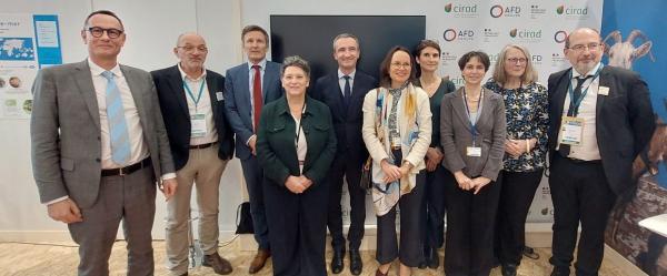 Participants au point d'étape du One Health Summit au salon international de l'agriculture.