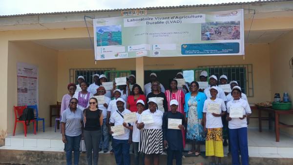 Les acteurs du Laboratoire vivant de Ntui © S. Koutchou, CIRAD
