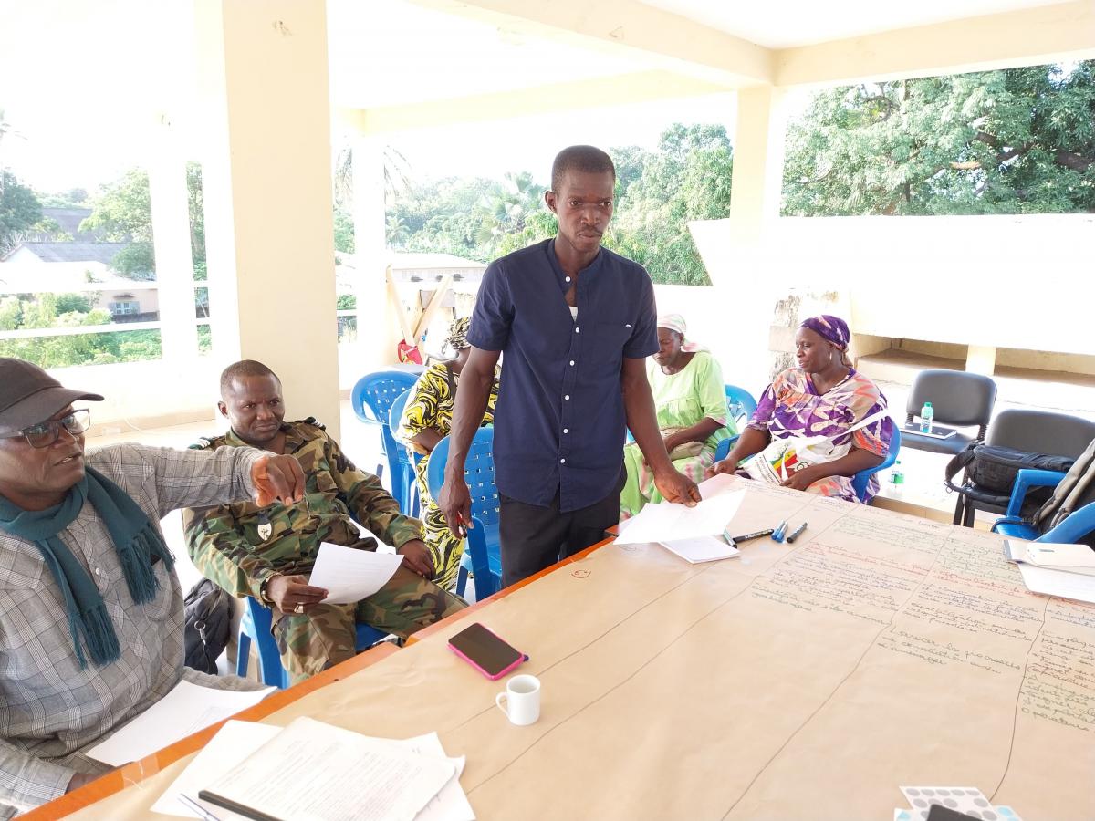 Session de travail des participants pour identifier les actions à entreprendre dans le court, moyen et long termes