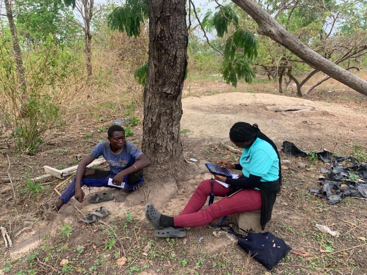 Enumerators interviewing on the field &copy; Hayford Opoku
