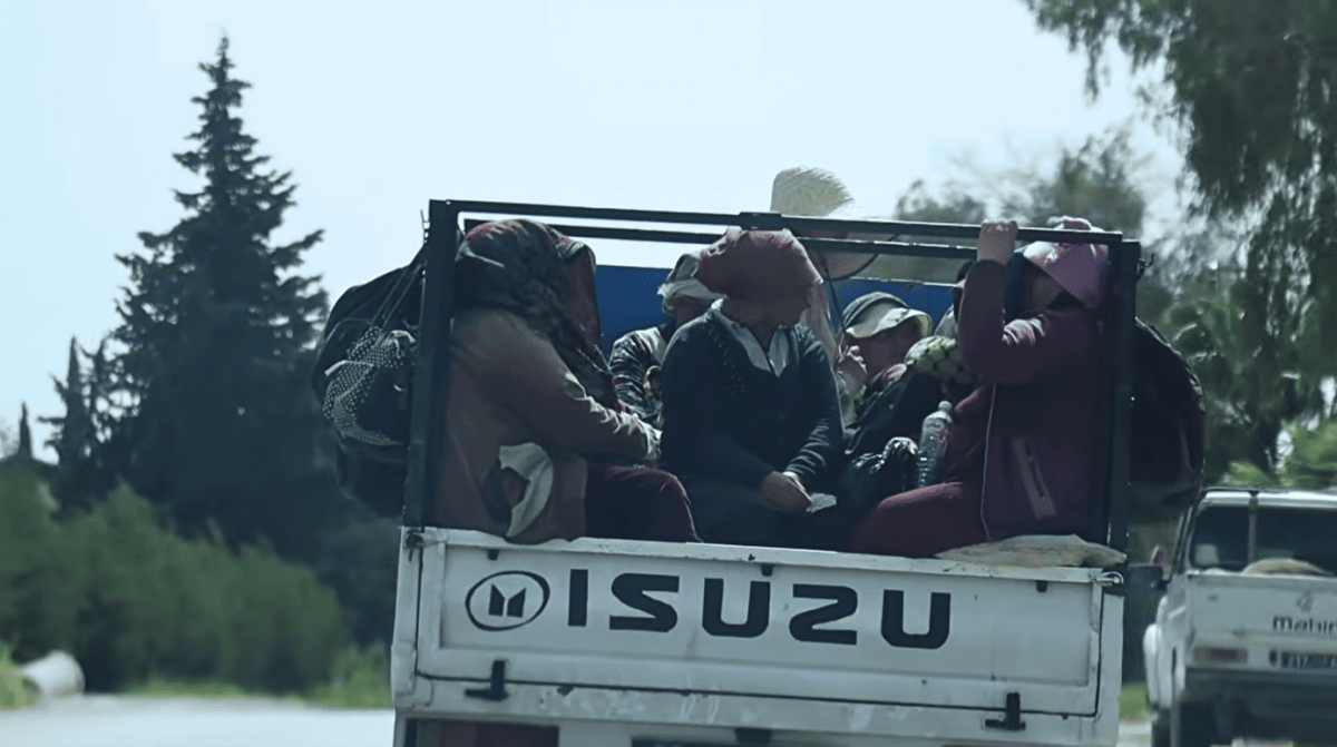 Transporting women workers to the fields