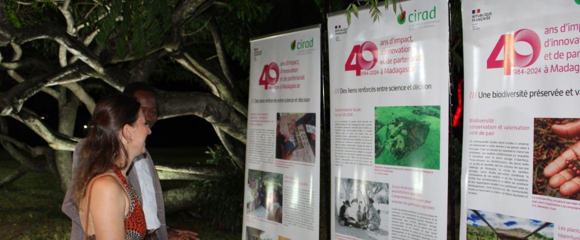 Expo photo sur les 40 ans du Cirad à Madagascar © M. Rananja, Cirad