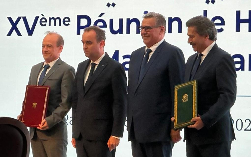 De Droite à gauche : M. Abdelaziz El Hraiki, Directeur général de l’IAV Hassan II, M. Aziz Akhannouch, Chef du gouvernement marocain, M. Sébastien Lecornu, Premier ministre français, et M. Jean-Paul Laclau, Directeur général délégué à la recherche et à la stratégie du CIRAD. © Bertrand Wybrecht