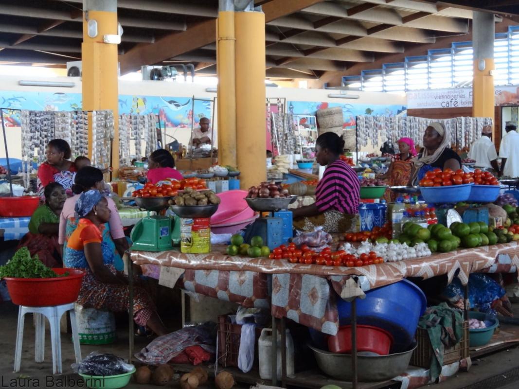 Pour éradiquer la faim et la malnutrition en 2030, il va falloir changer de cap et notamment trouver les moyens de réduire le coût d’une alimentation saine et diversifiée © Cirad, L. Balberini