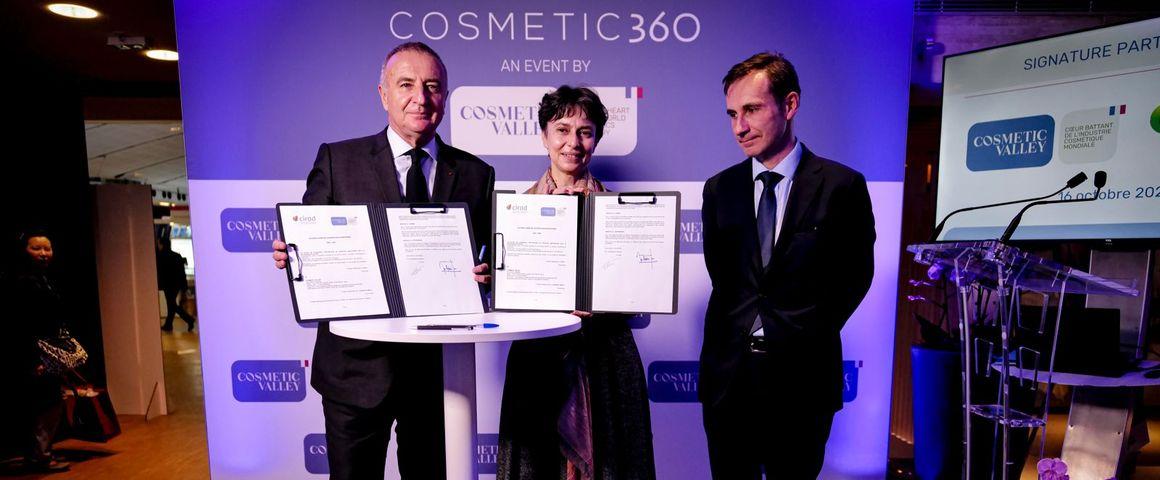 Marc-Antoine Jamet, président de Cosmetic Valley, Elisabeth Claverie de Saint Martin, PDG du Cirad et Yves Lugand, adjoint à la sous directrice des politiques internationales, sanitaires et agricole de la Direction Générale des Outre-mer. © Sylvain Bachelot