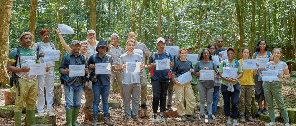 Remise des attestations à l’Arboretum Raponda Walker. © One Forest Vision