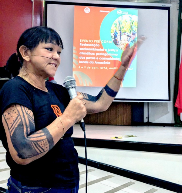 La cacique Katia Silene Tonkyre invitée à participer au séminaire final de la formation, organisé à l’Université Fédérale du Pará © I. Moreira, Refloramaz