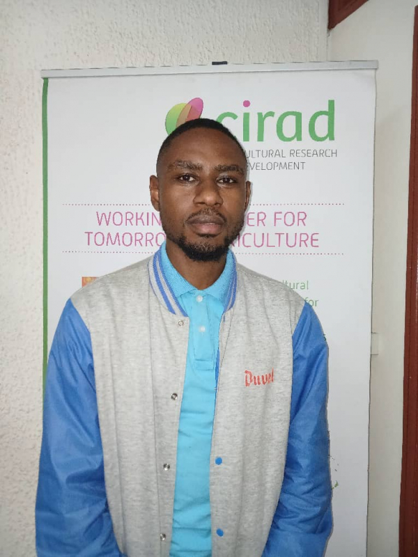 Bethel Loumingou-Assistant de recherche CIFOR-ICRAF. &copy; S. Koutchou