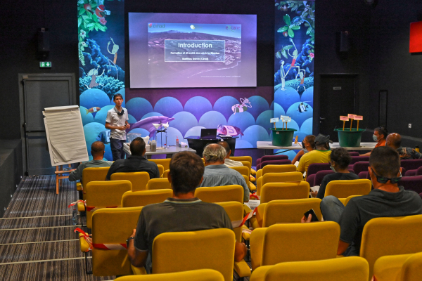 Intervention du matin dans la salle de conférence de la Step du Grand Prado (Runéo, Sainte Marie)