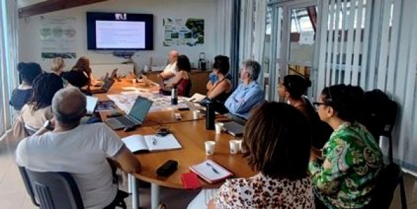 Atelier de restitution au CAEC le 5 juin 2026, en pr&eacute;sence de repr&eacute;sentants de la DAAF, des trois EPCI de Martinique, du Carbet des Sciences