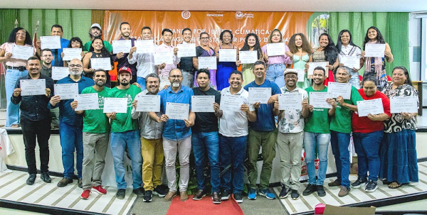 Cérémonie de remise de diplômes de la spécialisation Restauration environnementale et systèmes agroforestiers en Amazonie, Belém, avril 2025 © I. Moreira, Refloramaz