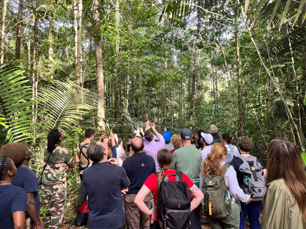 Quelques jours avant le lancement du satellite depuis Kourou, l’équipe scientifique principale de l’ESA a visité la station de Paracou