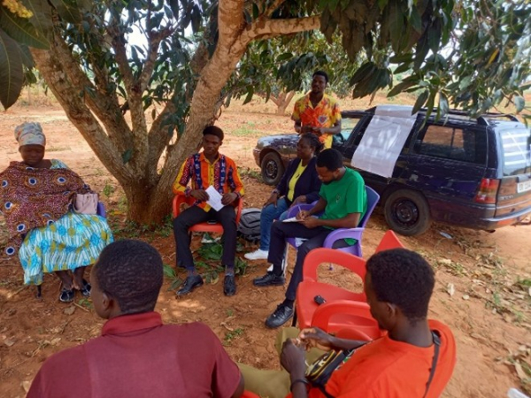 Discussion de groupe sur le travail &agrave; Avalavi &copy; T. Bakker, Cirad