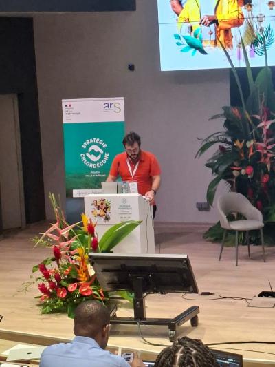 Pr&eacute;sentation de J&eacute;r&eacute;my Lavarenne, Chercheur CIRAD Martinique. &copy; I. Mialet-Serra, CIRAD