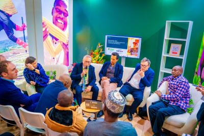 &Eacute;changes avec la d&eacute;l&eacute;gation nig&eacute;riane pr&eacute;sente au SIA &copy; Cirad