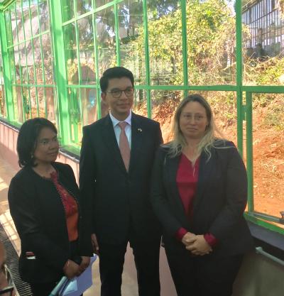 président de la République de Madagascar avec l'équipe du projet Food-Sec Semence