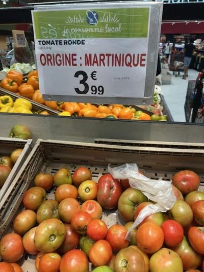Tomates vrac, Martinique. &copy; L.Parrot