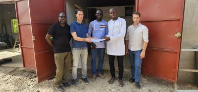 Remise de convention de cession d'&eacute;quipements &agrave; une PME b&eacute;n&eacute;ficiaire au S&eacute;n&eacute;gal