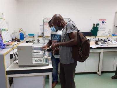 atelier pr&eacute;paration de milieu de culture in-vitro pour la multiplication, l&rsquo;assainissement et la cr&eacute;ation de nouvelle vari&eacute;t&eacute;s d&rsquo;ignames, anim&eacute;e par Erick Mal&eacute;don