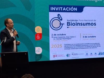 Frédéric Goulet, durante su presentación en el 3er Foro Panamericano de Bioinsumos, realizado en Medellín (Colombia), octubre de 2025 © T. Lafarge, Cirad