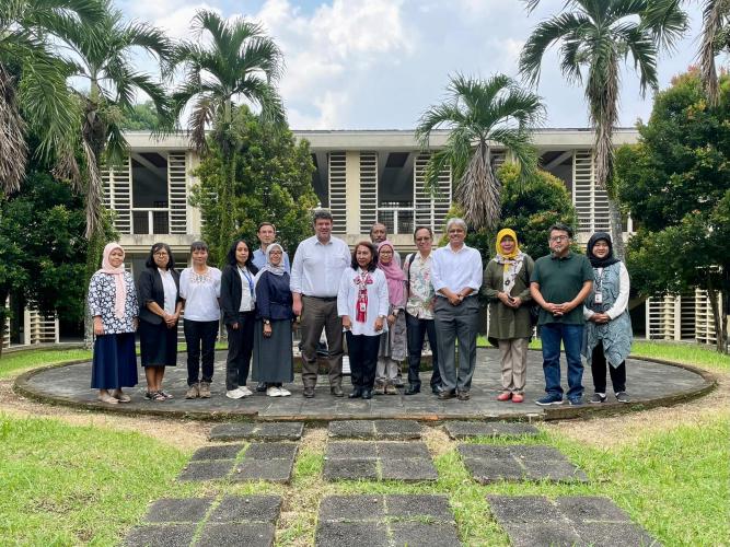 Les représentants du BRIN, de l’Université de Jember (FTP-UNEJ), du programme manioc du CIAT et du CIRAD à Jember. © T Tran