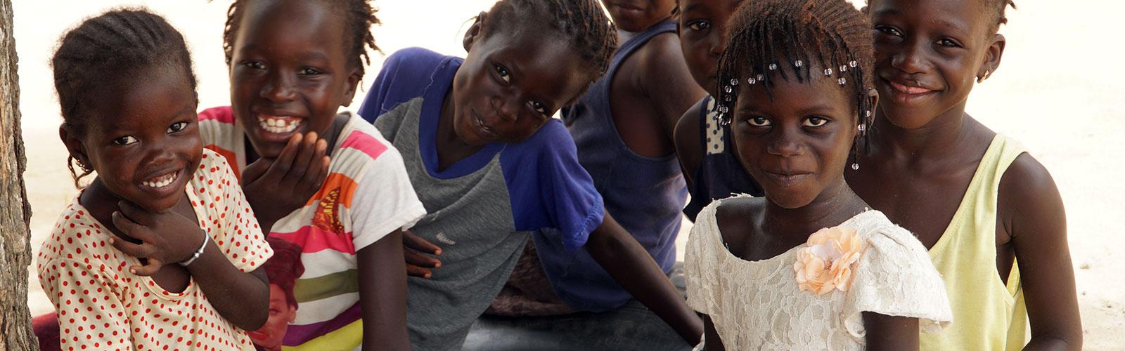 Des enfants dans un village au centre du Sénégal © C. Dangléant, Cirad